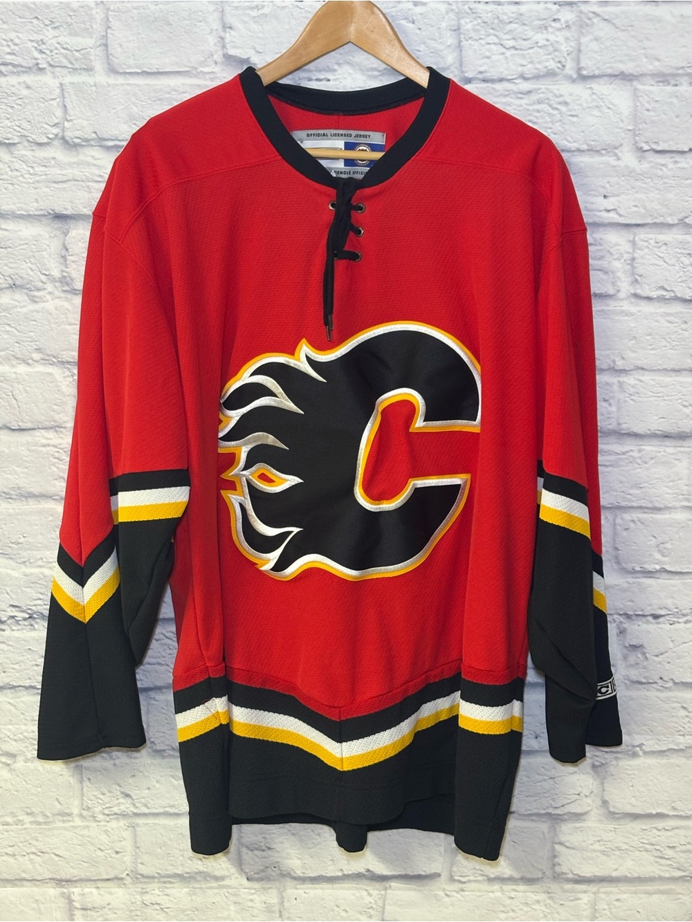 Vintage NHL Calgary Flames CCM Hockey Jersey XL NHL Red Blasty 03-07